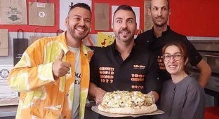 Новый рекорд Гиннесса: французы испекли пиццу с 1001 видом сыра (3 фото + 1 видео)