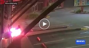 Во время попытки ограбления в Австралии подозреваемый сам себя поджег