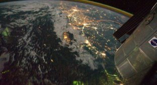 Границу между Индией и Пакистаном видно даже из космоса (3 фото)