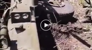 Disassembled Russian field gun Giacint-B