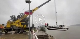 Операція з підйому човна в Чилі пішла не за планом