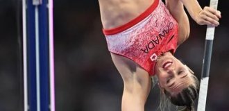 Alisha Newman, who makes money on Onlyans, took bronze at the Olympics (6 photos + video)