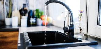 Мужчина "израсходовал" 10 млн галлонов воды за 2 месяца (2 фото)