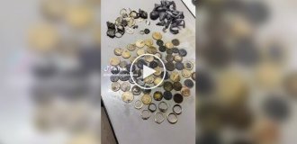 Man finds seven gold rings in one day on Ibiza beach