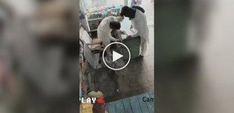 Девочка предложила леденец грабителю