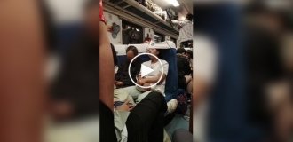 Girl figured out how not to shake your head while sleeping on a trip