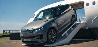 Электрический Range Rover Sport впервые показался на публике (19 фото)