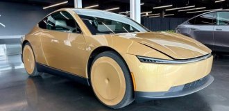 Tesla Cybercab, the first production electric car without a steering wheel or pedals (3 photos + video)