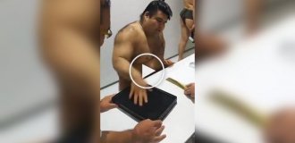 Тегата: як борці сумо ставлять автографи