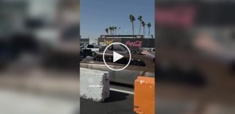 Plymouth с мотором за спиной водителя