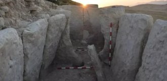 В Испании обнаружен доисторический дольмен с уникальными артефактами (4 фото)