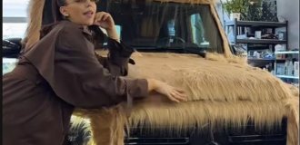 Шуба на колёсах: в Киеве заметили меховой Mercedes G-Class (4 фото)