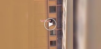 В Китае любовница спустилась с 10-го этажа по фасаду, спасаясь от вернувшейся жены