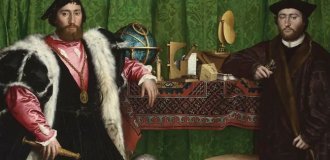 The mysteries of Holbein's "Ambassadors" (3 photos)