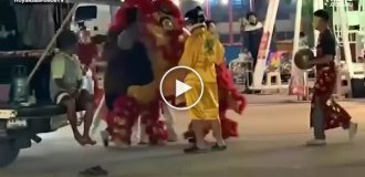 Тайские полицейские задержали преступника, спрятавшись в карнавальном костюме