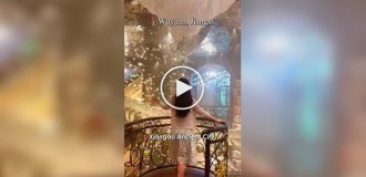 Библиотека со сказочной атмосферой
