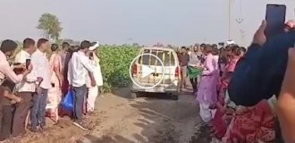 Семья в Индии устроила похороны для любимой машины