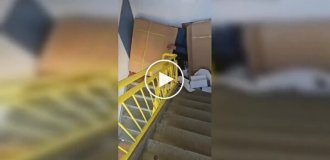 In Amsterdam, a woman was unable to leave her house — a "barricade" of a homeless person's belongings has grown up in front of the door