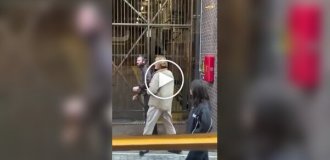 Он выбрал не самый очевидный путь tags_(реакция), Видео, Дети, дверь, забавно, помощь, смех