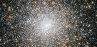 Полюбуйтеся кульовим скупченням M 15: йому близько 13 мільярдів років (4 фото)