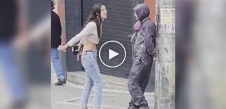 Эмоции против терпения: забавная сцена на улице