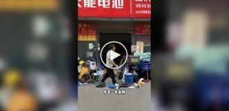 В Китае заведения специально создают видимость потока клиентов