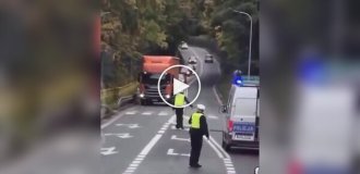 Сколько надо поляков, чтобы остановить микроавтобус