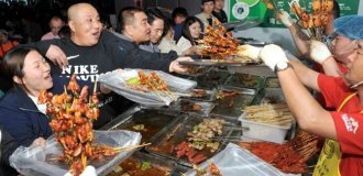 Chinese University Recruits Students to Study Barbecue (4 photos)
