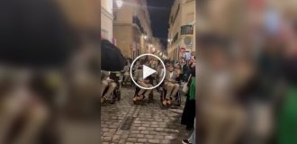 Парад Стивенов Хокингов в Испании