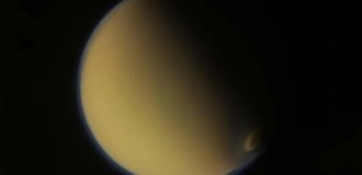 Ученые могли недооценить шансы на жизнь в океане Титана (3 фото)