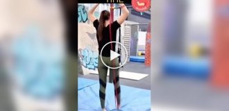 Провал с эластичной резинкой в спортзале