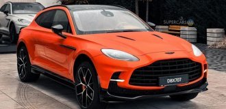 В Украине появился эксклюзивный 700-сильный кроссовер Aston Martin (4 фото)