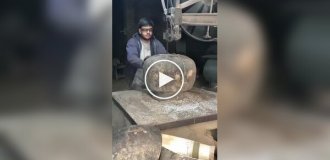 Як в Пакистані виробляють металеві відра
