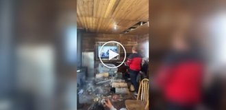 В Канаде мужчина распилил телевизор бензопилой после поражения сборной на Олимпиаде