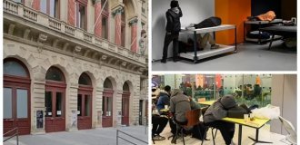 Playing Charity: A Theater in France Invited Migrants to a Conference - They Came and Stayed in the Building for a Month (11 photos + 1 video)