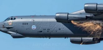 Почему американский "B-52" с "морщинами"? (2 фото)