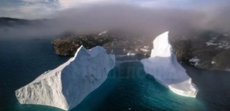 Огромный айсберг внезапно приплыл к деревне Инаарсуит в Гренландии (3 фото)