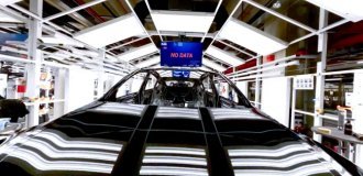 Employee claims Tesla robot caused him to faint, now bills the company $51 million (2 photos)