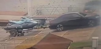 Водитель BMW решил поплавать (3 фото + 1 видео)