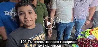 Путешественник встретил в Иране мальчика, который отлично говорит на английском