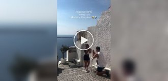 Туристы украсили собой романтичное видео