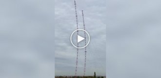 Как складываются 355-метровые радиомачты