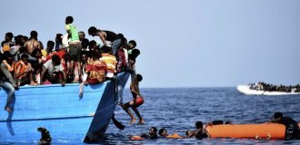 Greek Coast Guard accused of migrant deaths (9 photos + 1 video)