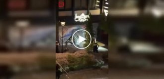 В Арнемі троє молодих амстердамців врізалися фургоном в ювелірний магазин — і відразу потрапили поліції