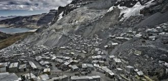 Без воздуха и логики: как 50 000 человек живут на высоте Эльбруса (17 фото)