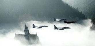 Прогресс наступает на пятки: легендарные кадры, где будущее бесцеремонно ворвалось в прошлое (7 фото)
