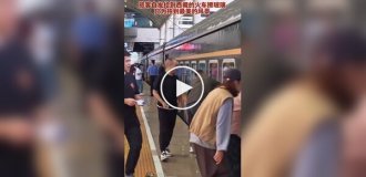 Зачем пассажиры китайского поезда моют окна в вагонах перед поездкой