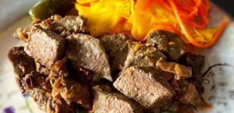 Печень говяжья. Жареная с луком. Это очень быстро (13 фото)