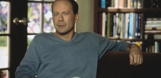 Bruce Willis continues to fade before our eyes: he has lost control of his facial expressions (4 photos)