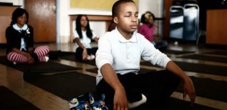 This School Replaced Punishments with Meditation, and the Results Are Impressive! (7 photos)